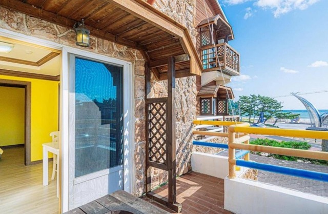 Yeongdeok Sunshine Pension