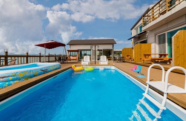 Yeosu Dolsanmaru Pension