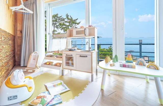 Yeosu Hi Mom Kids Family Pension Black