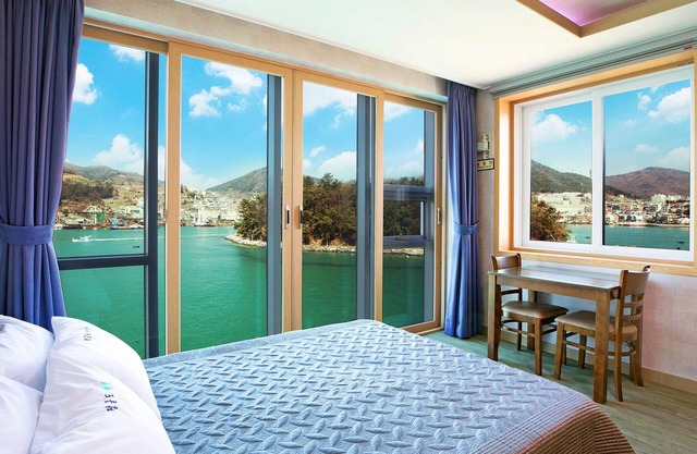 Yeosu Janggun Island Pension