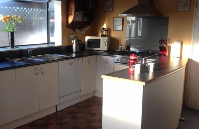 Yes you deserve this comfort, warmth and style ! Double glazed sunny and warm !
