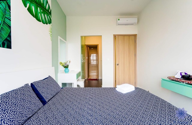 Yesterday Once More, Airport Luxury Apts W/Free Gym & Pool