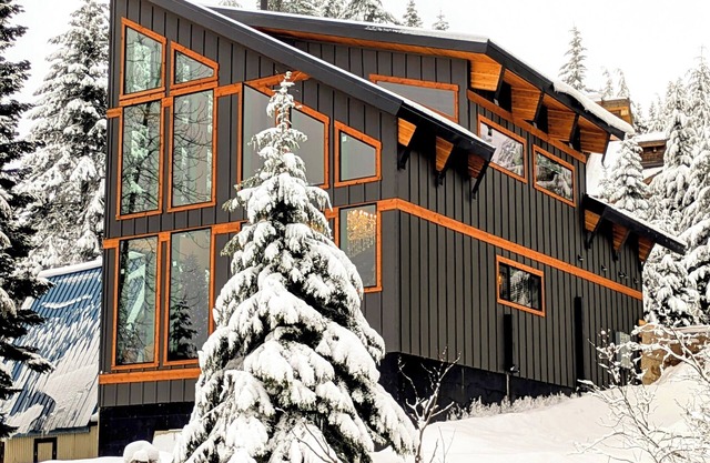 YETI Chalet - Winter & Summer Vacation Rental Home