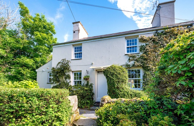 Ynys Pandy - Four Bedroom House, Sleeps 8