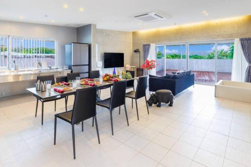 Yomitan house sanin
