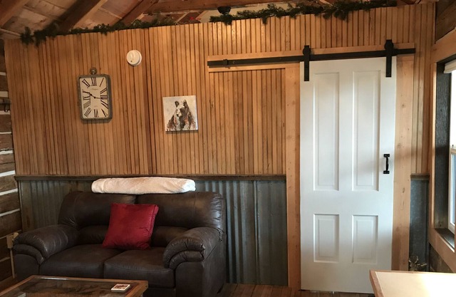You Will Love This Beautiful Cabin That Is Walking Distance To Downtown Pburg