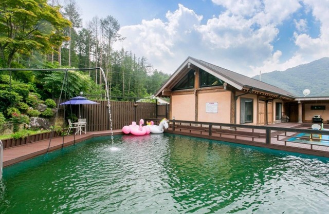Youngwol Dudeokgol Hyu Pension