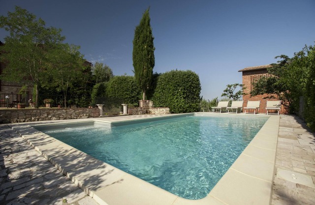 Your Agritourism With Pool at Lillanovo