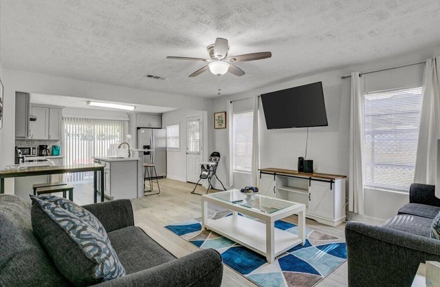 Your Bridge City Bliss Awaits in this 3 Bdrm Gem!