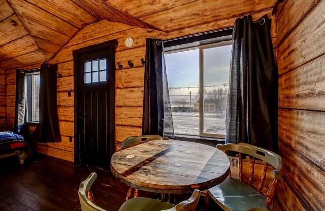 Your Cozy Cabin Retreat