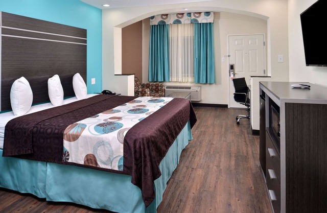 Your Home Away From Home! Close to Urban Air Trampoline and Adventure Park!