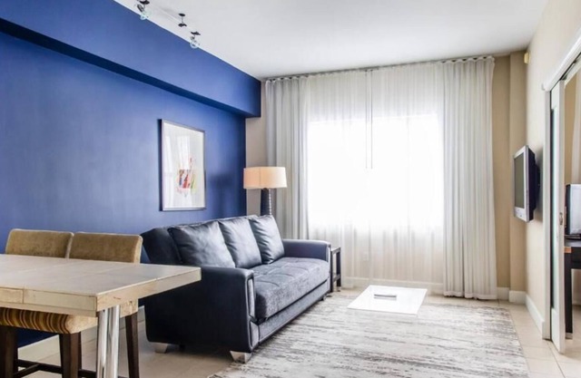 Your Home Away From Home! 4 Convenient Units Pool, Near South Pointe Park
