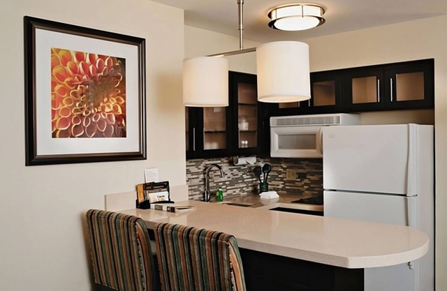 Your Home in San Antonio's Center! W/Private Kitchen! Pets are Welcome too!