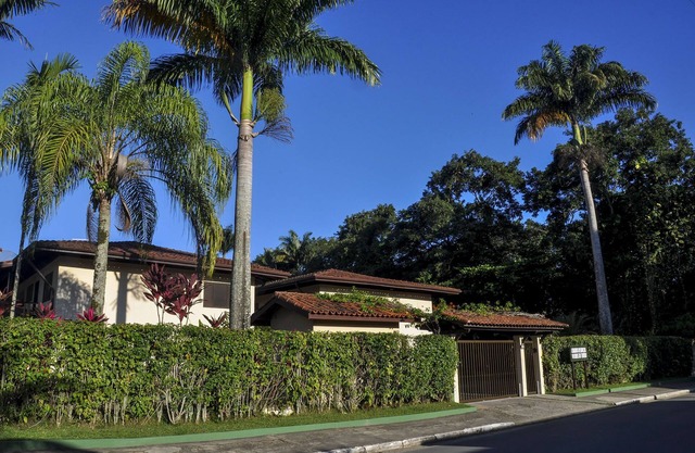 Your home in Ubatuba 400 meters from P. Tenorio closed condominium security 24