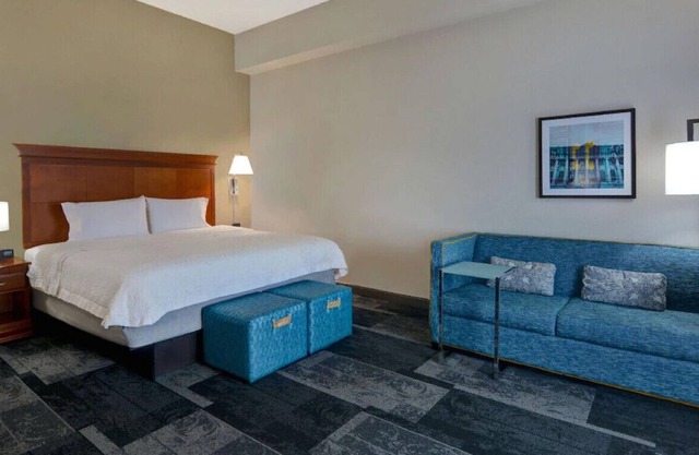 Your Intimate & Romantic Sanctuary W/ Free WiFi