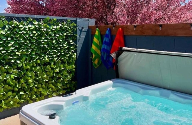 Your Kanab Retreat w/Hot Tub, Game Room, Pet Friendly