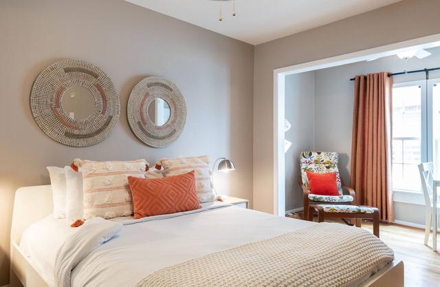 Your Montrose Collective! Sleeps 26/13BR/8.5BA/7PA
