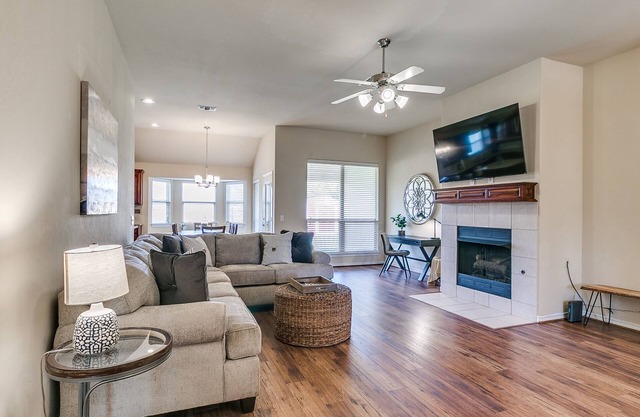 Your Oasis of Calm: Where Family Chaos Meets Cozy!