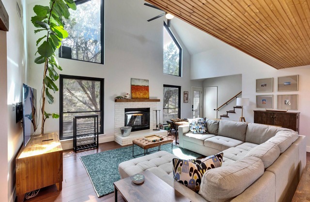Your Own Ponderosa Near Downtown Dripping Springs