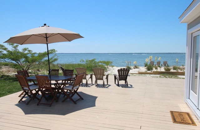 Your own private beach & amazing Water Views