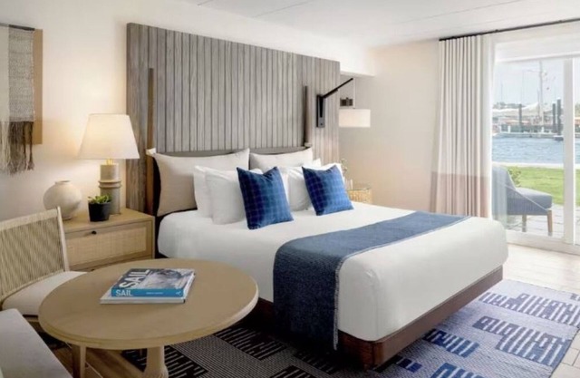Your Perfect Getaway! w/Onsite Pool, Gym! Near Downtown Shopping District!