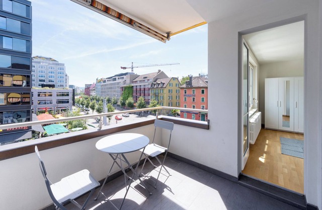 Your Perfect Zurich Getaway With 3 Bedrooms & WIFI