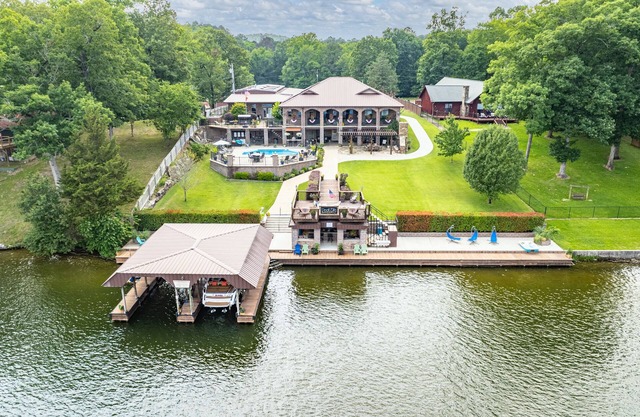 Your PRIVATE Hot Springs Lake Hamilton Vacation Paradise