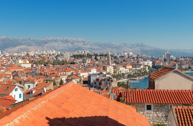 Your private oasis in the city center. Postcard view from your private terrace.
