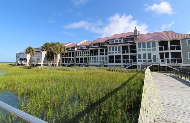 Your riverfront beach escape~ Surf and Turf
