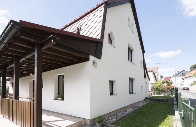 Your top apartment in the countryside, excellent transport links, Wi-Fi