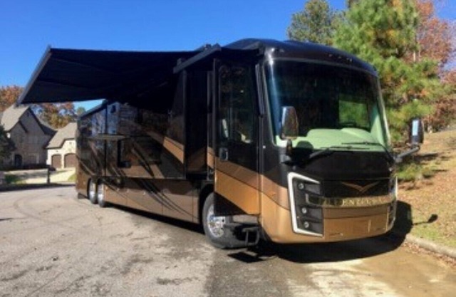 Your Vacation in Style! Enjoy your family on the Road with Comfort & Class!!