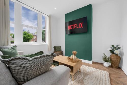 Your Whitefield Escape - Cozy 2BR, High-speed WiFi & Parking