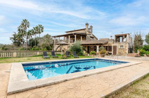 YourHouse Deulosal, apartment in rural house with pool