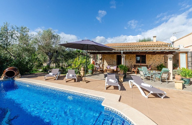 YourHouse Ermita quiet villa with private pool