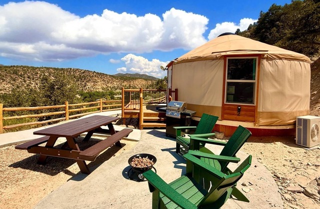 Yurt Overlook #02 with A/C close to Zion & Bryce