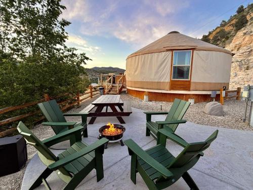 Yurt Overlook #6 with AC and Private Bath 2 Kings