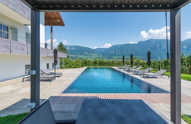 "Zwerger Erker" vacation apartment with balcony, pool and large sunbathing lawn