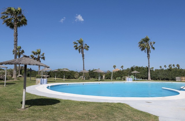 ZAHARA DREAMS - Fantastic front line house with shared pool and free WiFi.