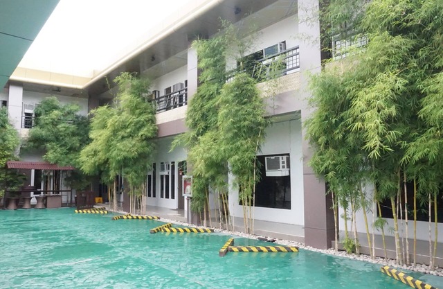 Zanrock MicroHotel