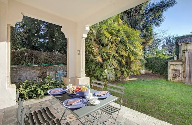 Zara Apartment in Villa Jejia, Lesa, Italy