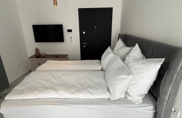 Zauberhafte Apartment mit Meerblick in der Bucht von Kotor