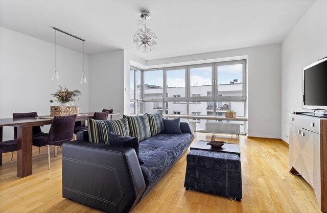 Zawiszy Apartment by Esteum Host