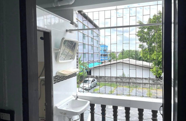 Ze Residence Rarm Intra