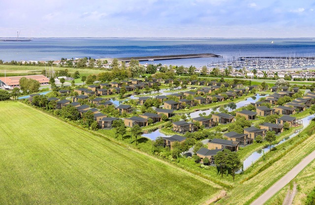 Zeeland Escape w/Garden