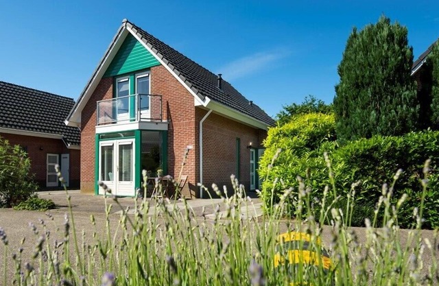 Zeepe Duinen 17 recreation home with atmospheric living area