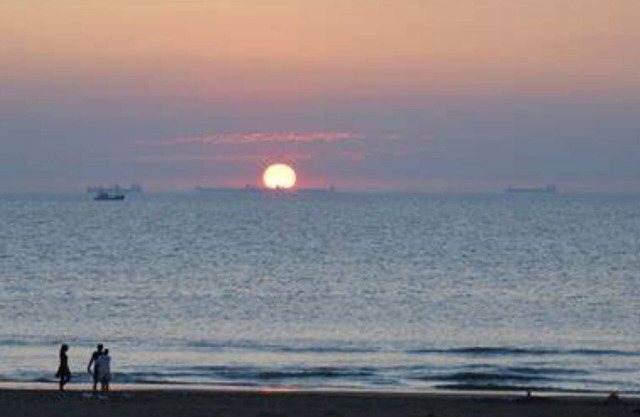 Zeer ruim vakantiehuis, in centrum van Katwijk aan Zee, 100 meter van zee, strand, boulevard