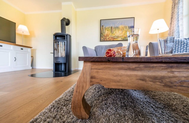 ZEESENBOOT | Thatched semi-detached house - Holiday homes under thatch in Lohme