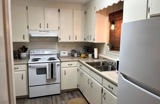 Zen Boho House 3 Bedroom FURNISHED