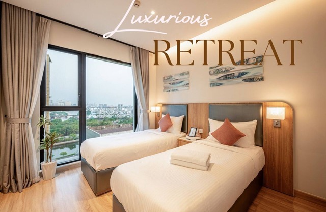 Zenity Dist1@Luxury Resort 3-Bedrooom 4 Beds 2 Bath with Pool,Gym for 7 Guests