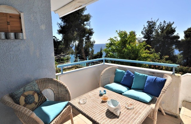 Zennova #15 Naftilos Family Summer House